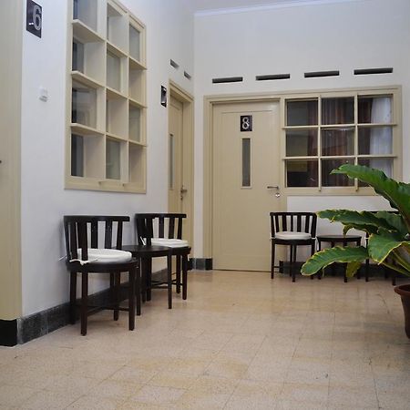 Srikandi Guesthouse Malang Kültér fotó