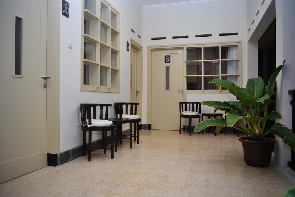 Srikandi Guesthouse Malang Kültér fotó