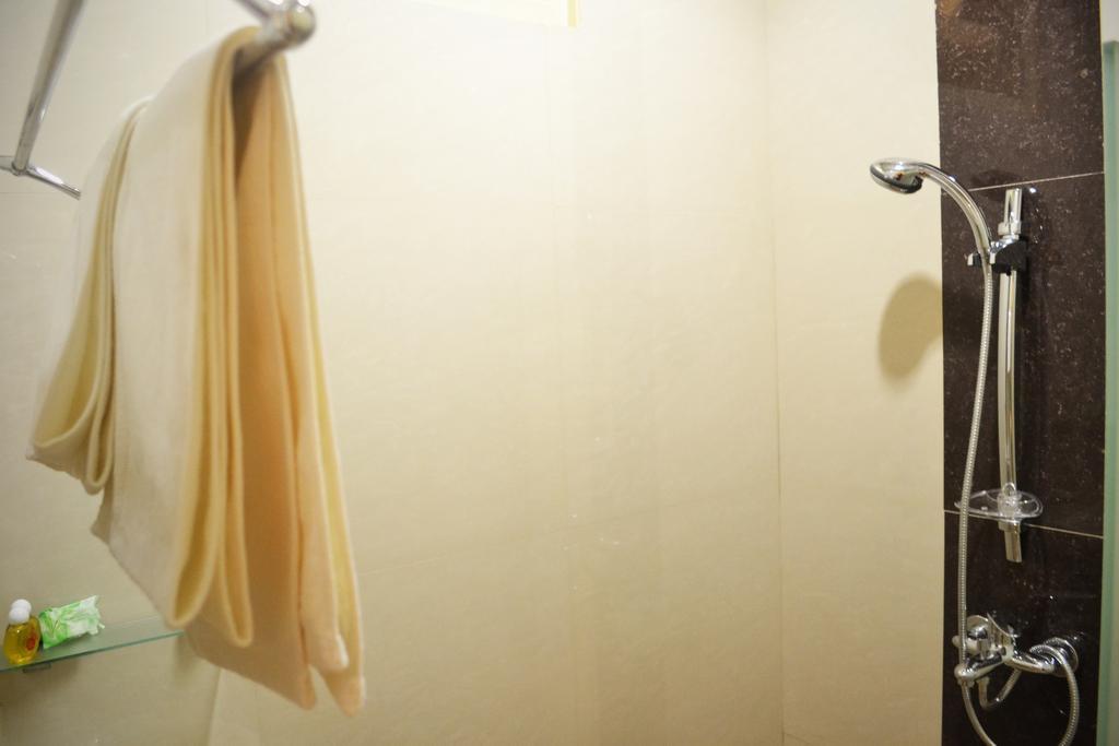 Srikandi Guesthouse Malang Szoba fotó